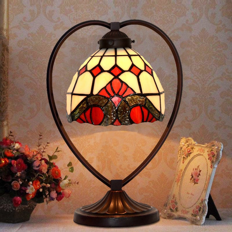 Traditional Tiffany Heart Zinc Alloy Stained Glass 1-Light Table Lamp For Bedroom
