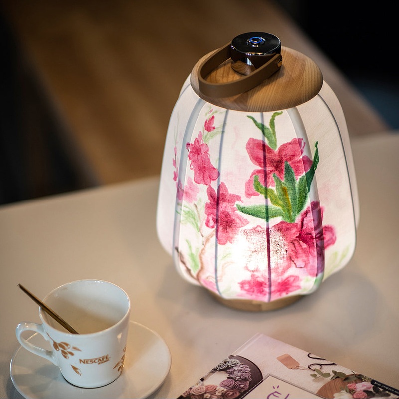 Traditional Chinese Leather Wood Stainless Steel Fabric Flower Bamboo Leaf Rechargeable LED Hanging Table Lamp For Bedside