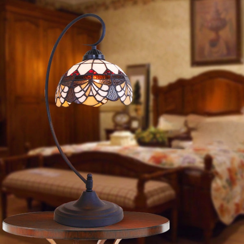 Traditional Tiffany Iron Glass Floral Whelk 1-Light Table Lamp For Study