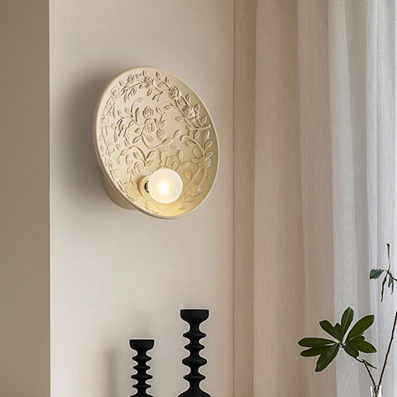Traditional Vintage Carved Round Disc Resin 1-Light Wall Sconce Lamp For Bedroom