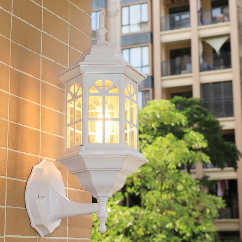 Traditional European Aluminum Alloy Castle Design Glass 1-Light Waterproof Wall Sconce Lamp For Outdoor Patio
