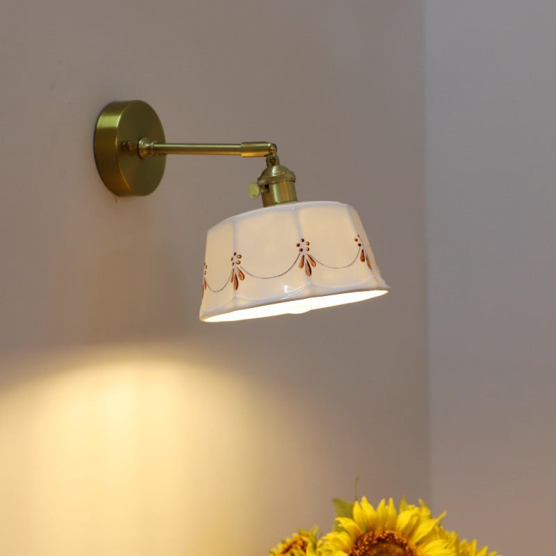 Traditional Vintage Round Hand Painted Pattern Brass Ceramic 1-Light Wall Sconce Lamp For Bedroom