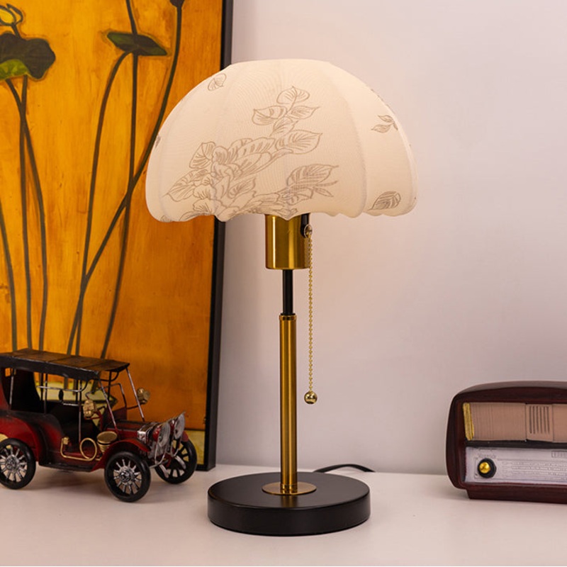 Traditional Vintage Iron Fabric Dome Leaves Pattern 1-Light Table Lamp For Bedroom