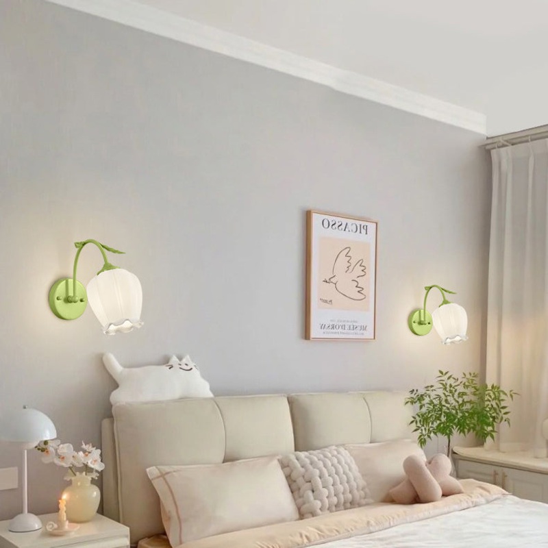 Traditional French Floral Round Curved Glass Iron 1-Light Wall Sconce Lamp For Living Room