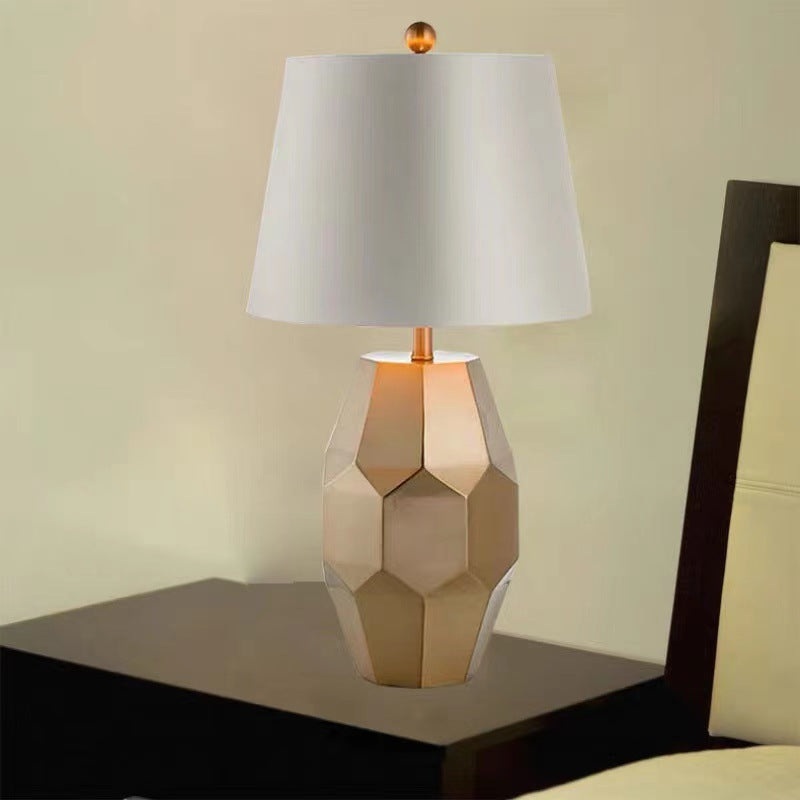 Modern Luxury Diamond Round Scalloped Linen Metal 1-Light Table Lamp For Living Room