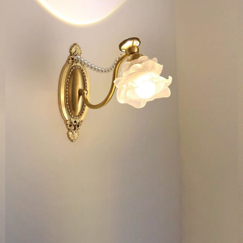 Traditional Vintage Flower Pearl Brass Glass 1-Light Wall Sconce Lamp For Bedroom