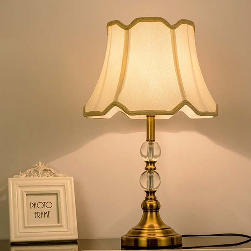 Traditional Vintage Drum Shape Crystal Ball Imitation Copper Fabric 1-Light Table Lamp For Living Room