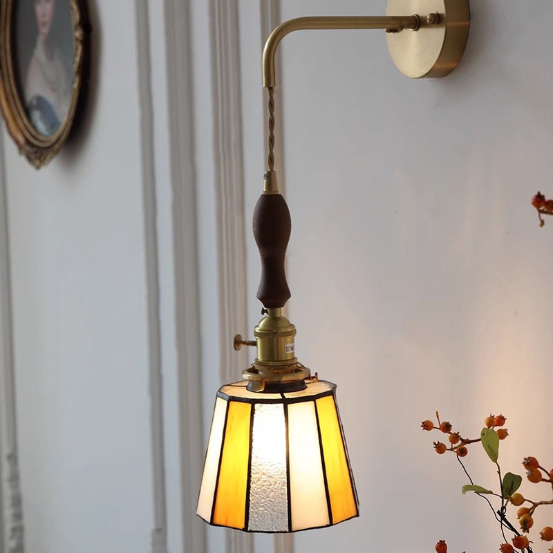 Traditional Vintage Round Trapezoidal Polygonal Brass Stained Glass Shade 1-Light Wall Sconce Lamp For Living Room