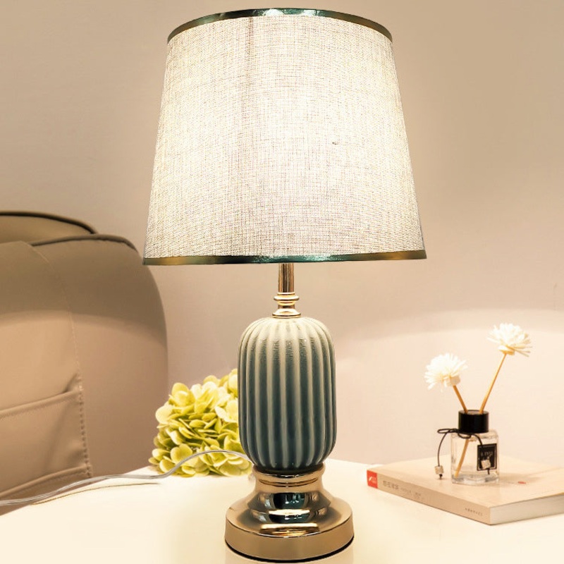 Contemporary Scandinavian Oval Round Table Iron Ceramic Fabric 1-Light Table Lamp For Bedroom
