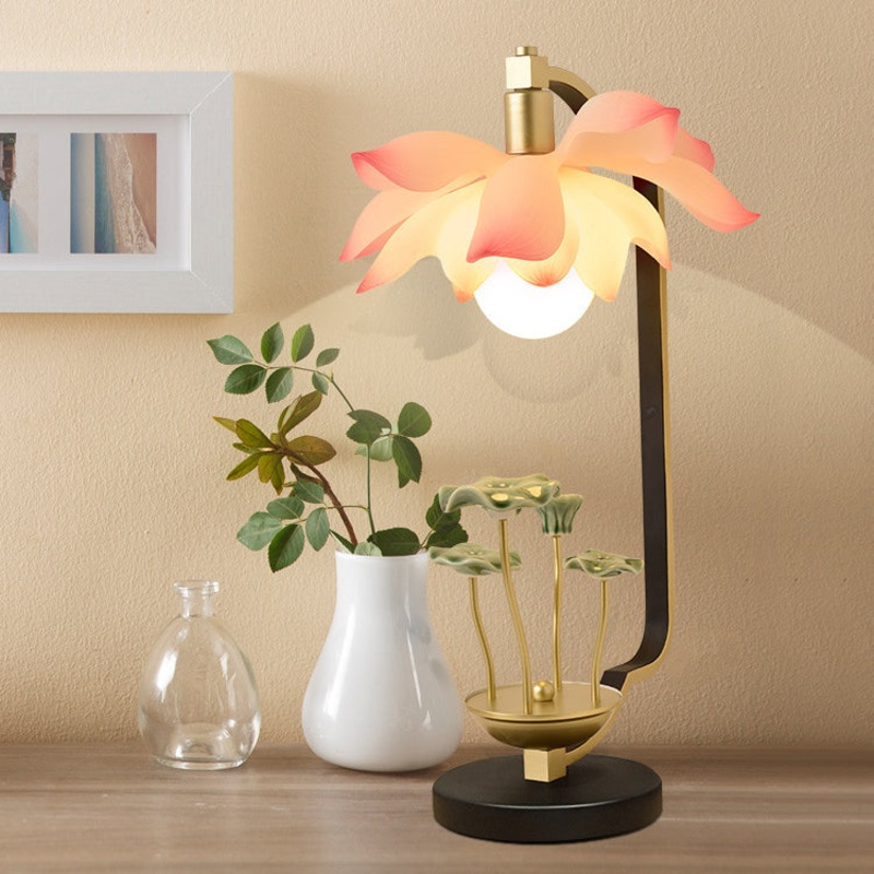 Traditional Chinese Lotus Leaf Round Resin Iron Ceramic 1-Light Table Lamp For Bedroom